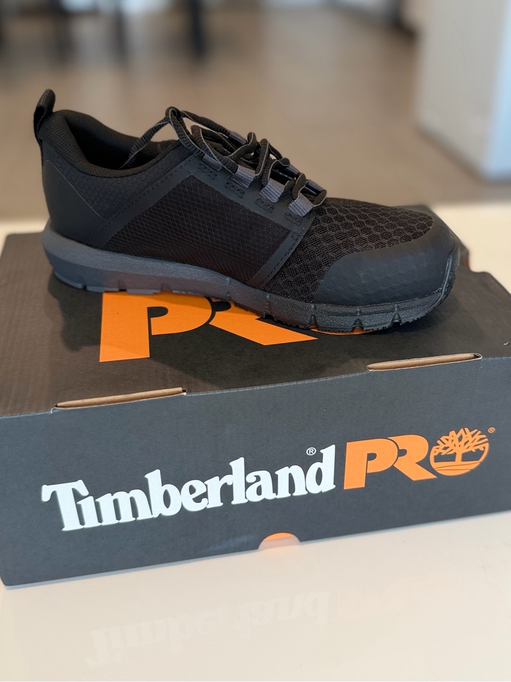 New In Box Timberland Pro Women’s Radius Black CompositeToe Work Shoe- Size 6M